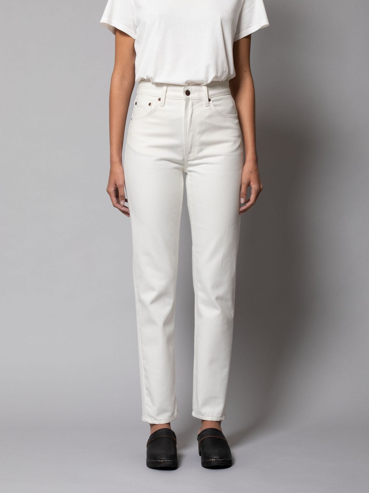 ג'ינס בגזרת מאם – תמונה 3