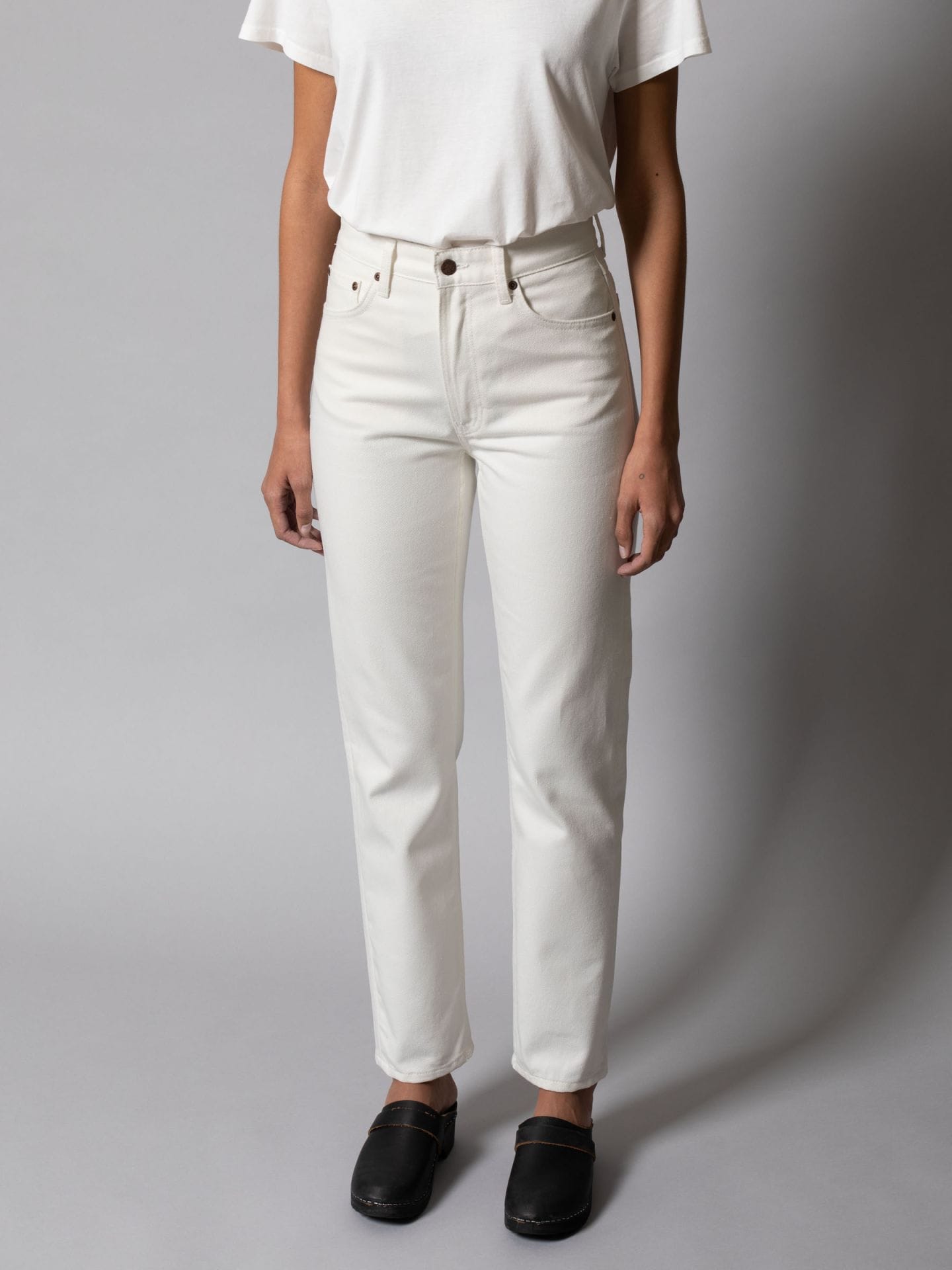 ג'ינס בגזרת מאם