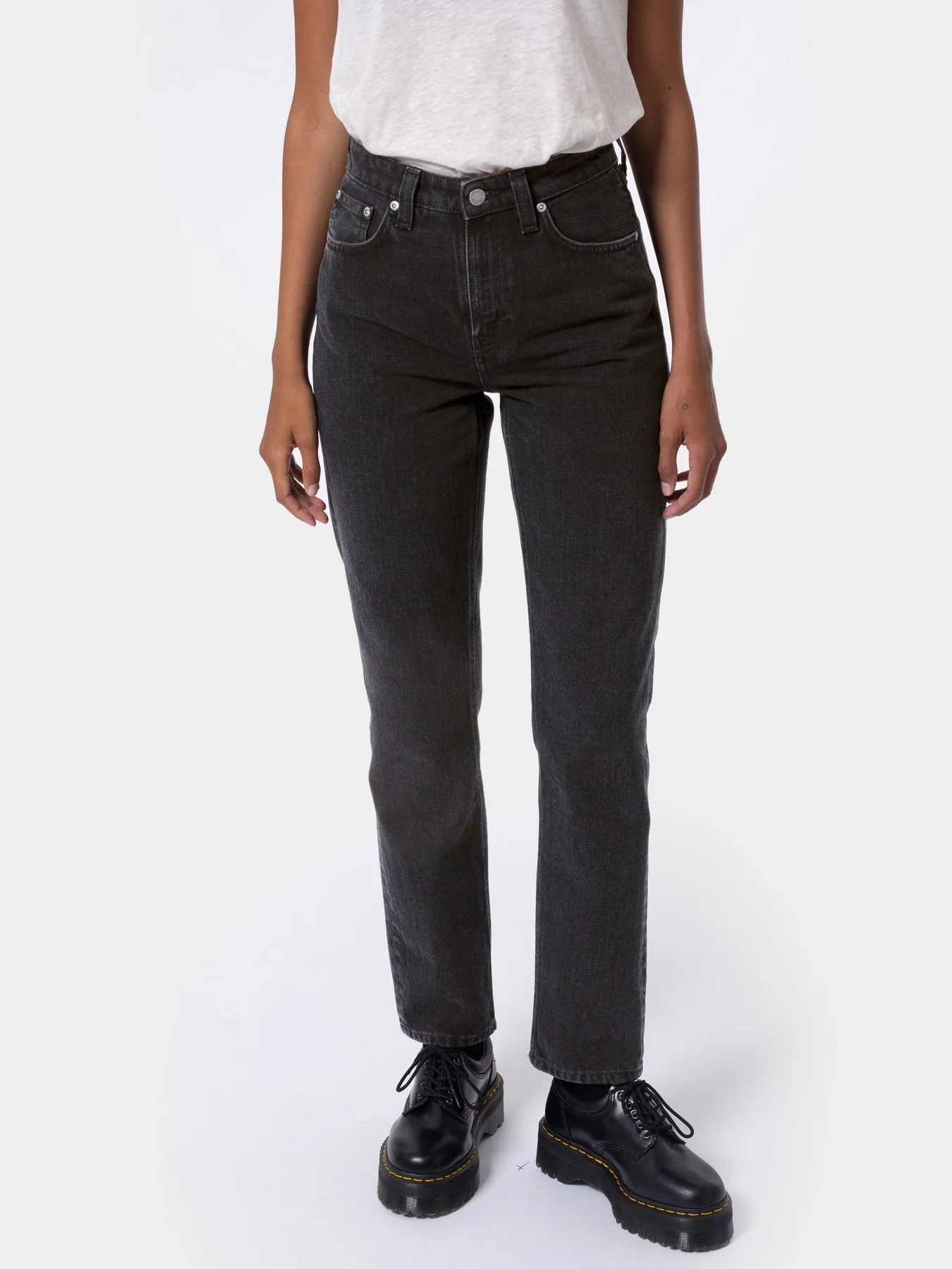 ג'ינס בגזרת מאם