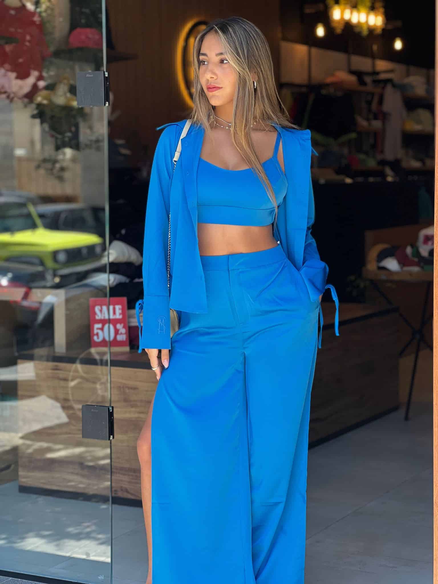 מכנס רחב עם שסע