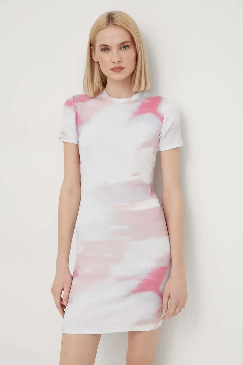 שמלת חולצה צמודה