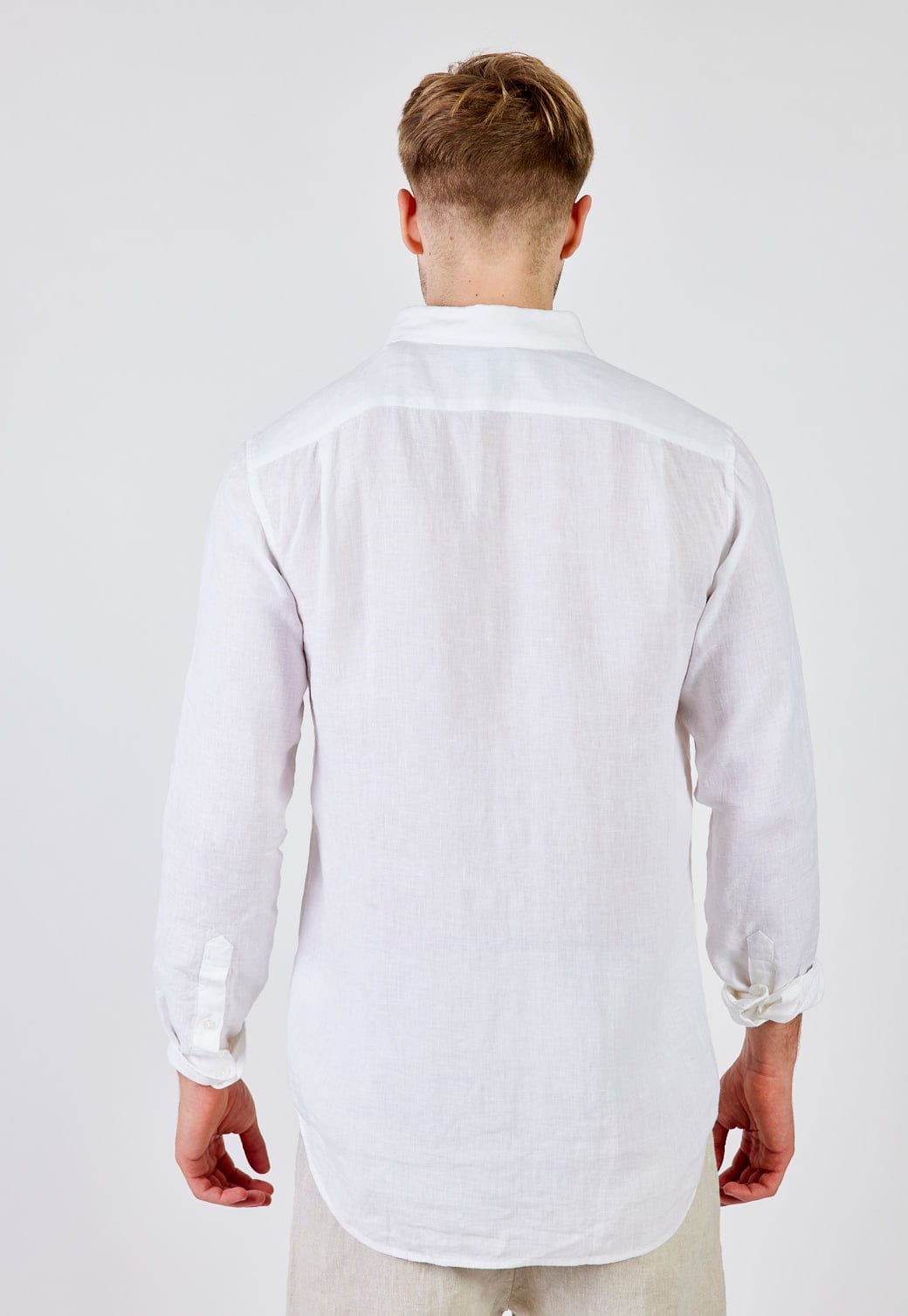 חולצת פשתן מכופתרת – תמונה 2