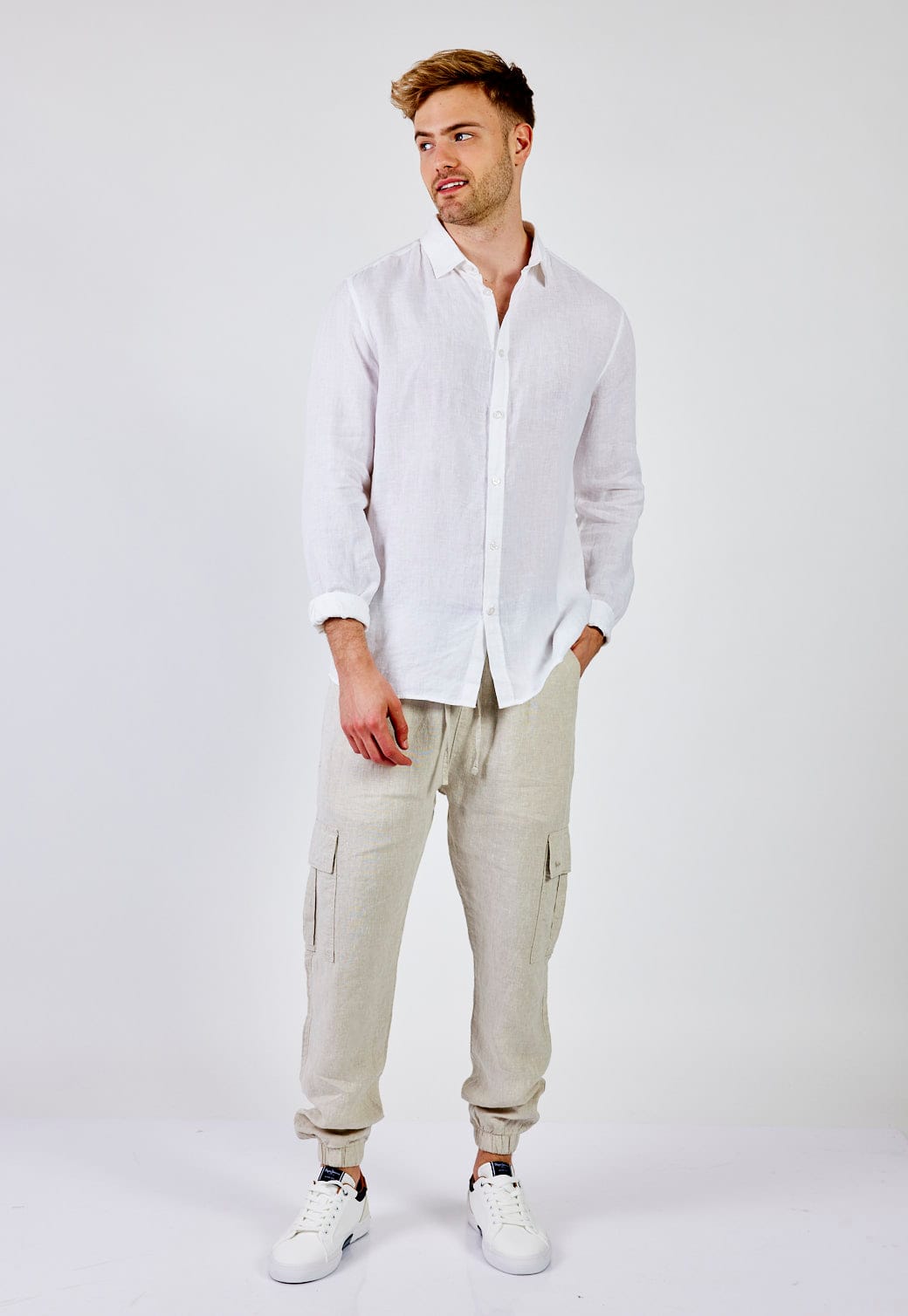 חולצת פשתן מכופתרת – תמונה 3