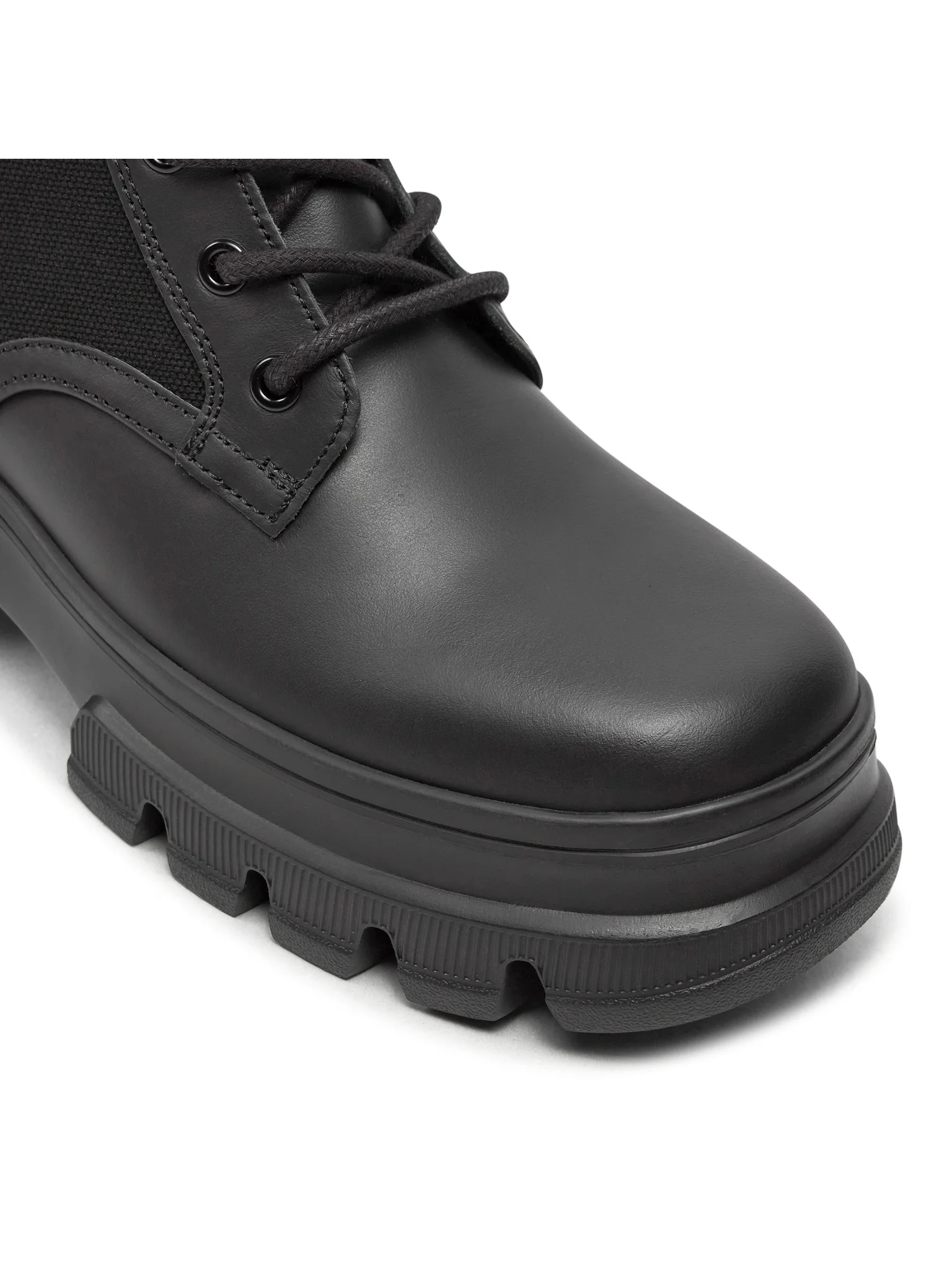 מגף – תמונה 6