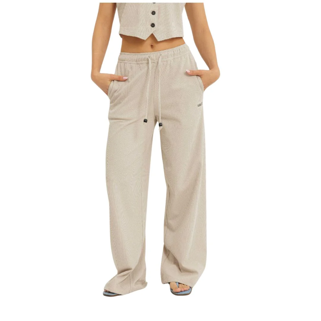 מכנסיים רחבים