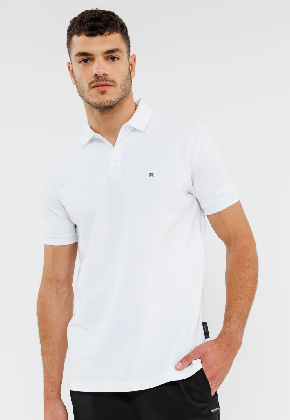 חולצת פולו קצרה