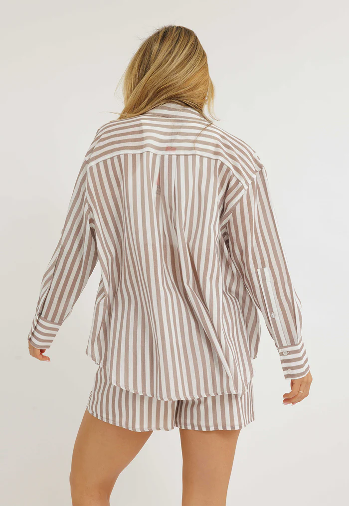 חולצה מכופתרת – תמונה 2