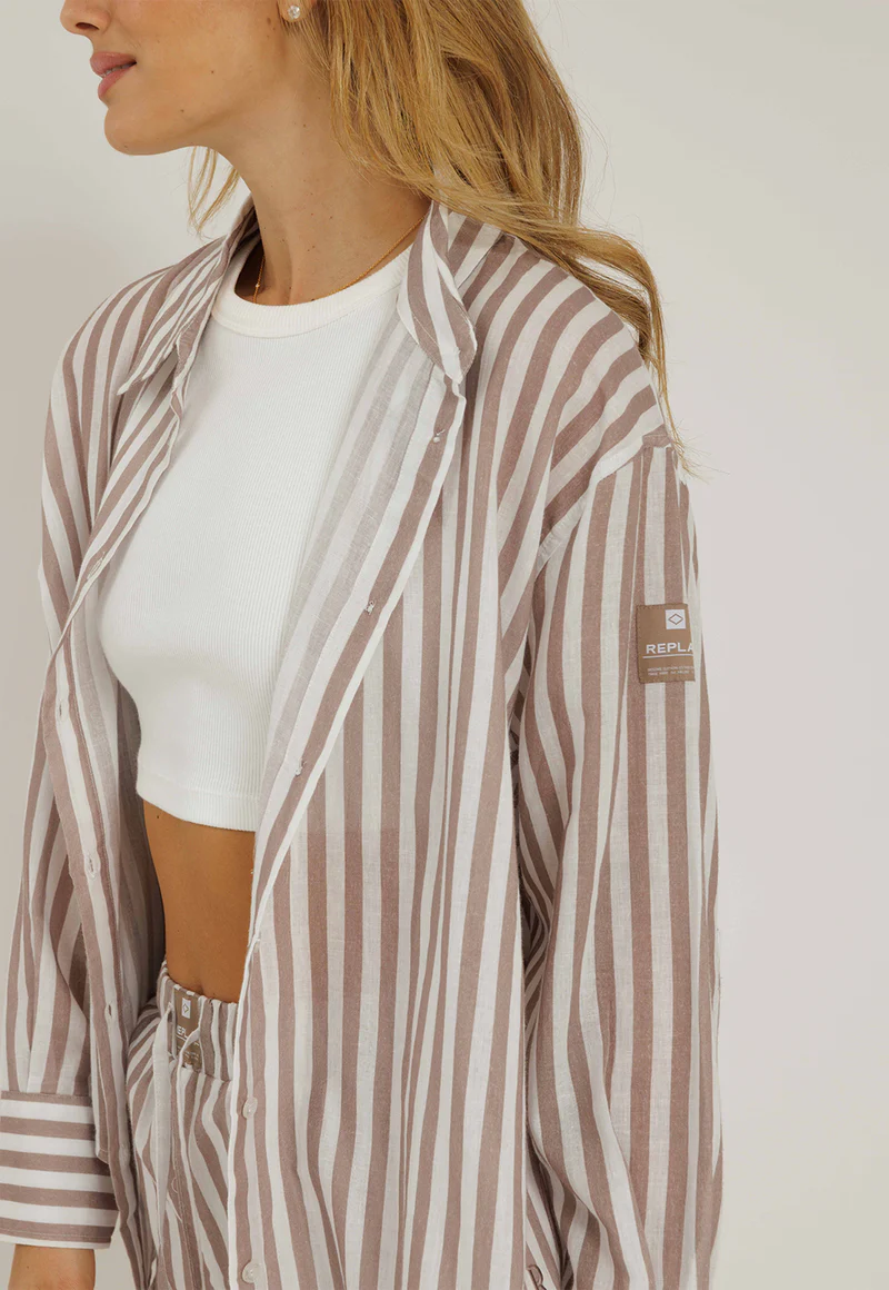 חולצה מכופתרת – תמונה 3