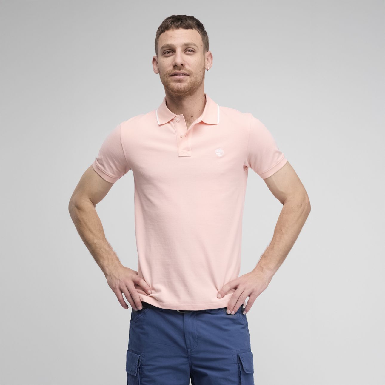 חולצה קצרה מכופתרת