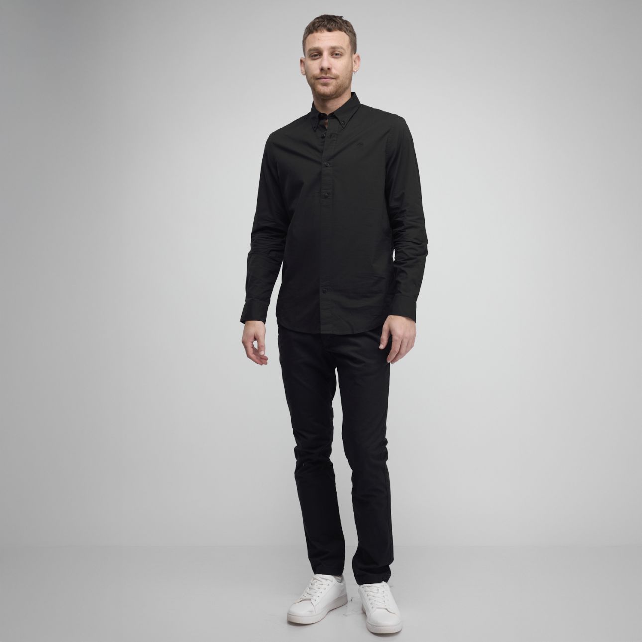 חולצה מכופתרת – תמונה 4