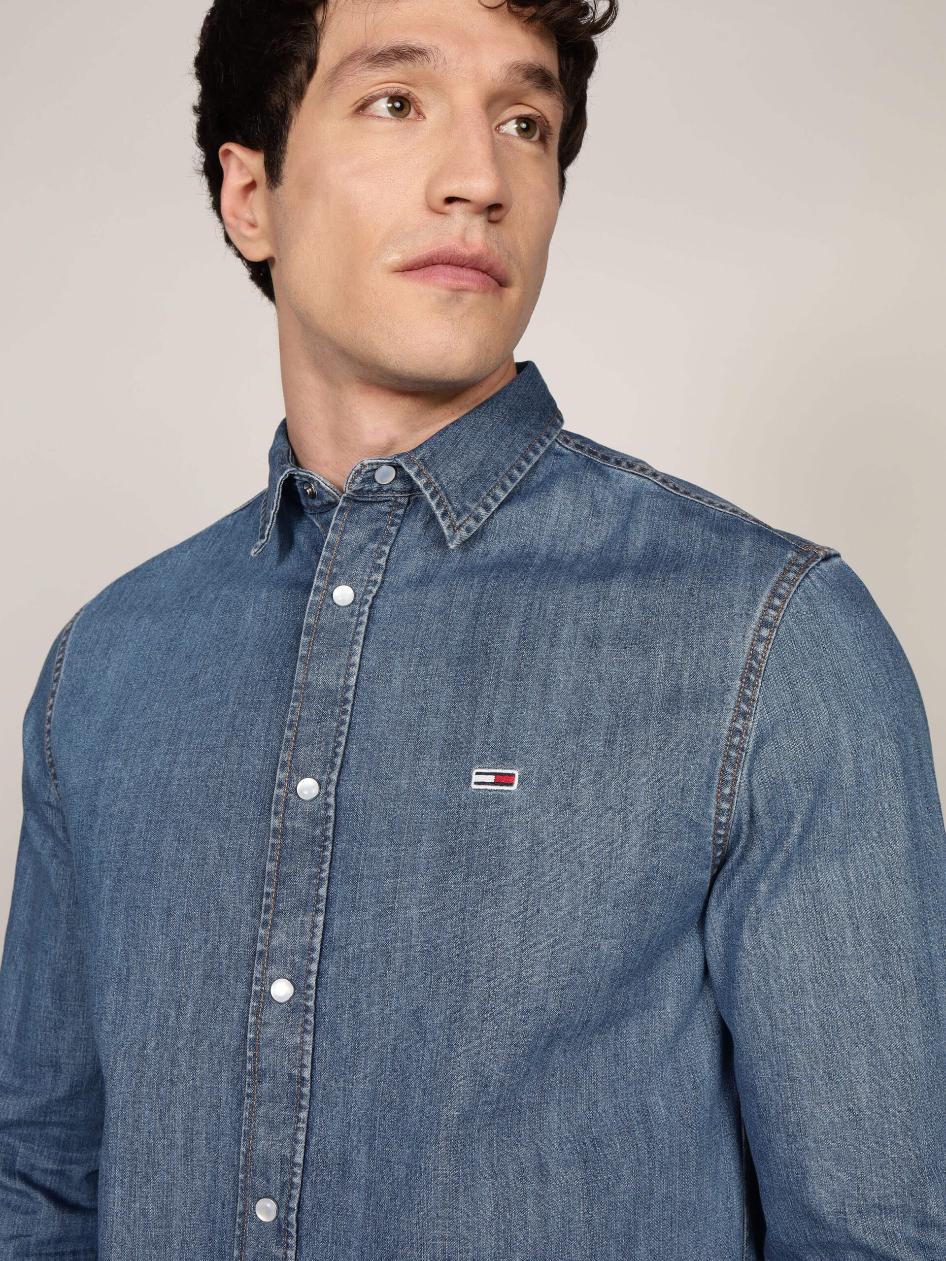 חולצה מכופתרת – תמונה 3