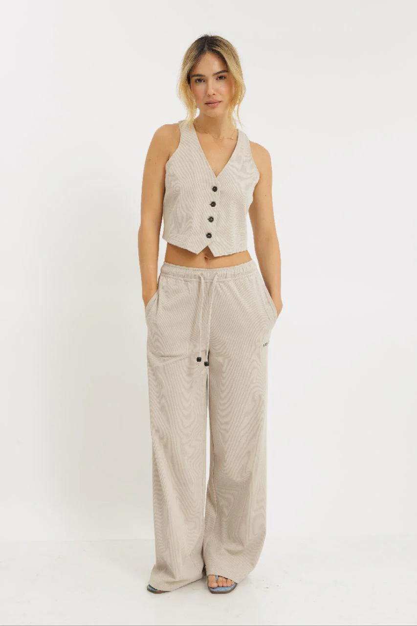 מכנסיים רחבים – תמונה 4