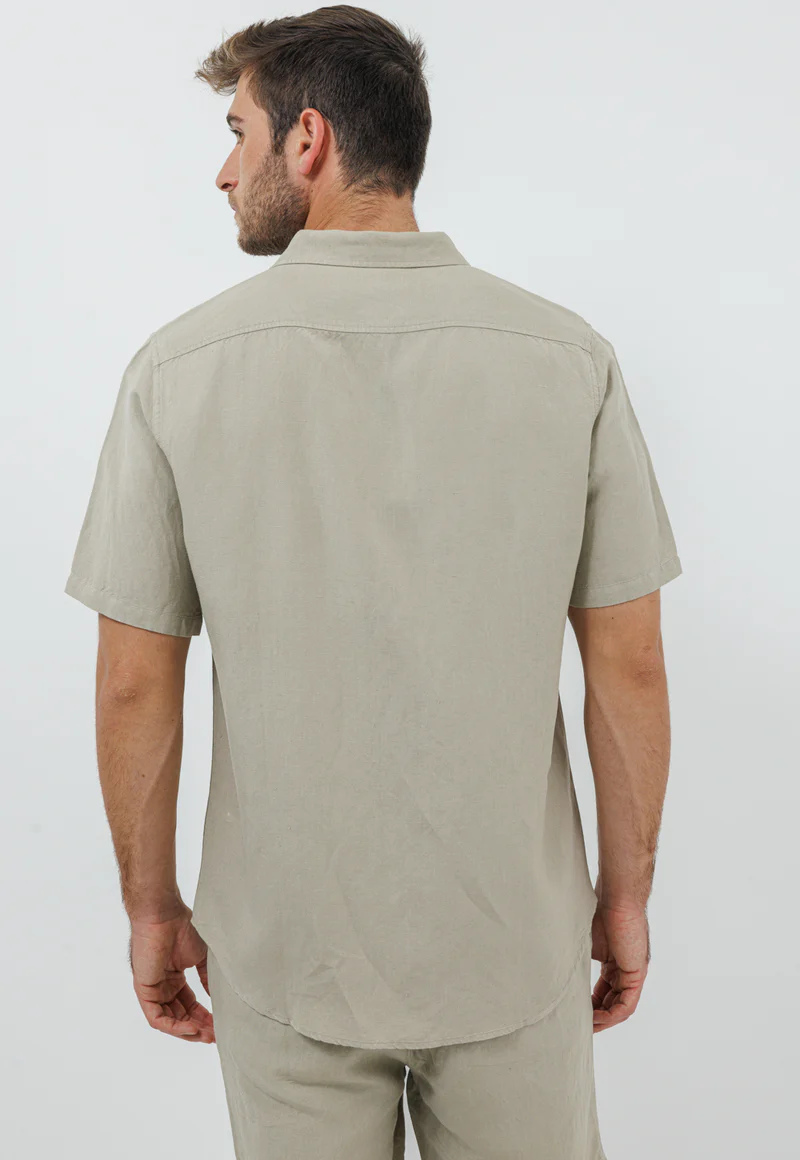 חולצה קצרה מכופתרת – תמונה 2