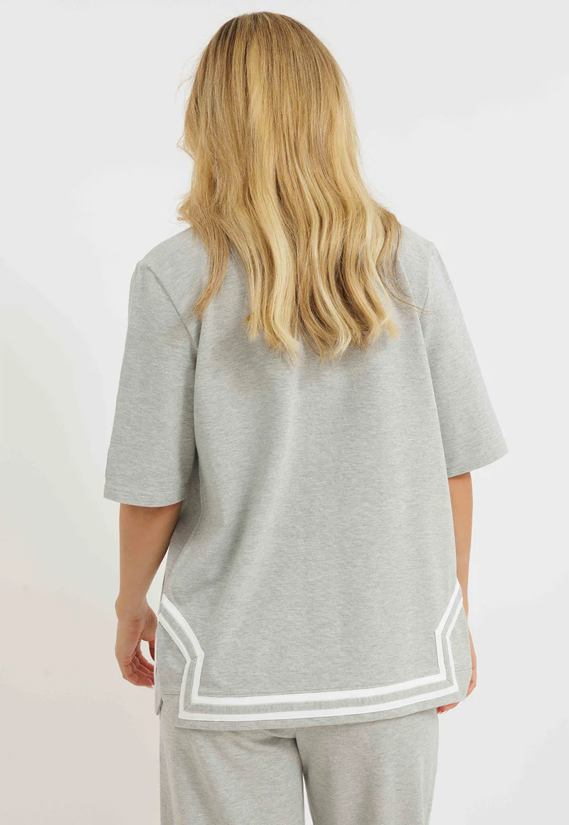 חולצה קצרה מכופתרת – תמונה 2