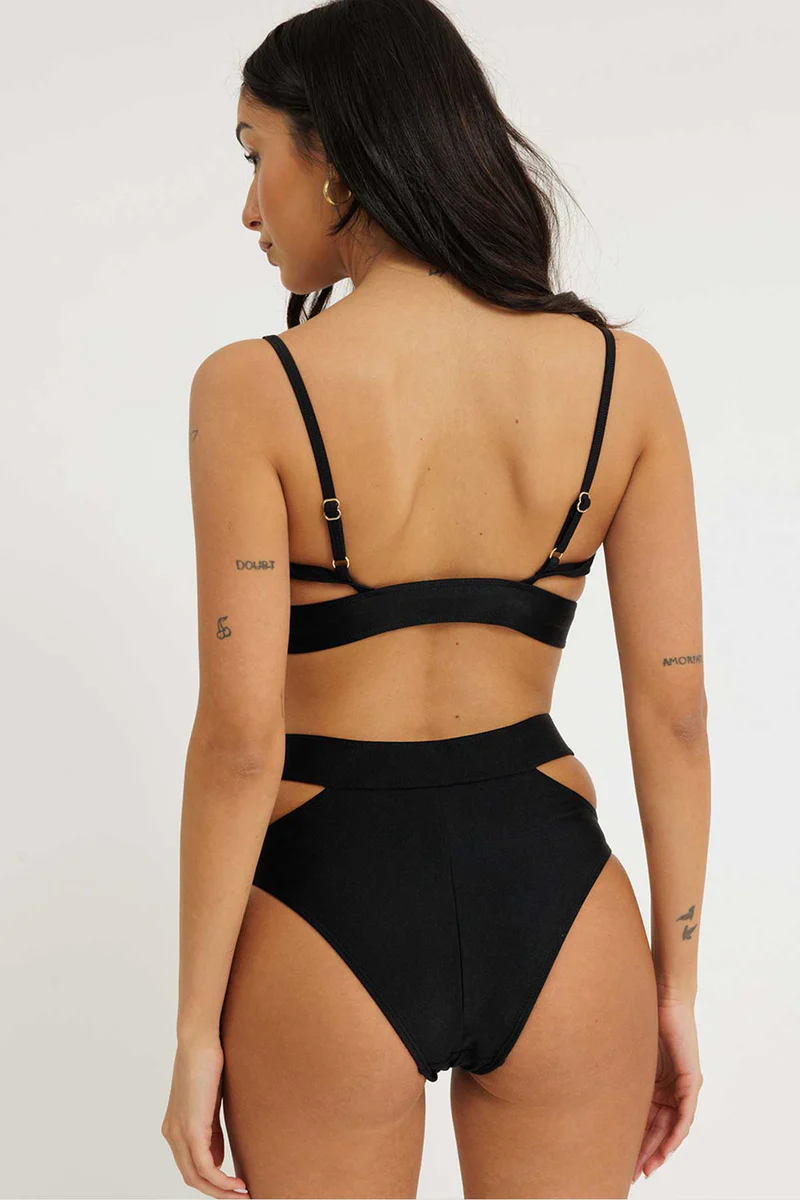 גוזיית בגד ים – תמונה 2