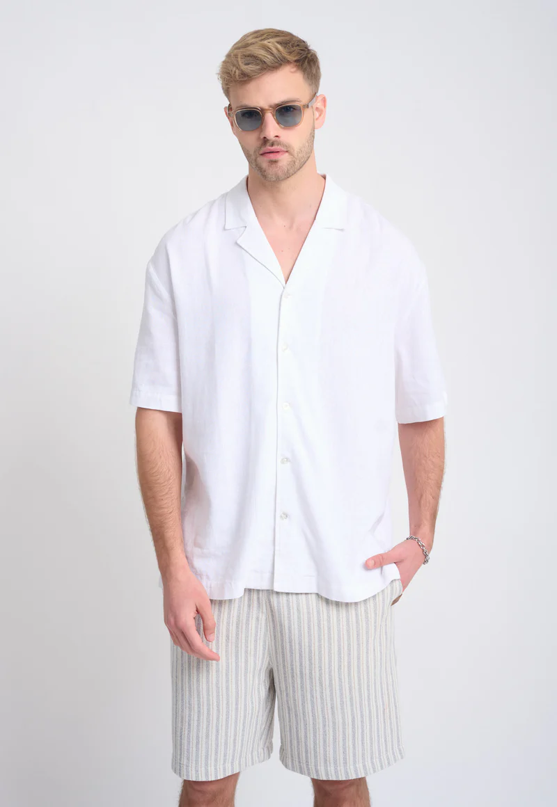 חולצת פשתן מכופתרת