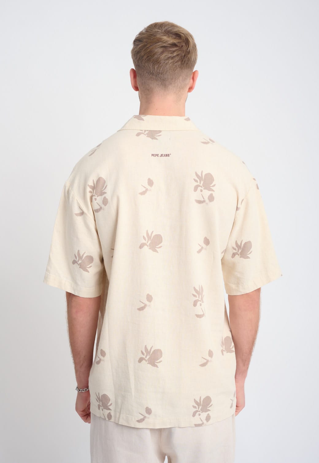 חולצת פשתן מכופתרת – תמונה 2