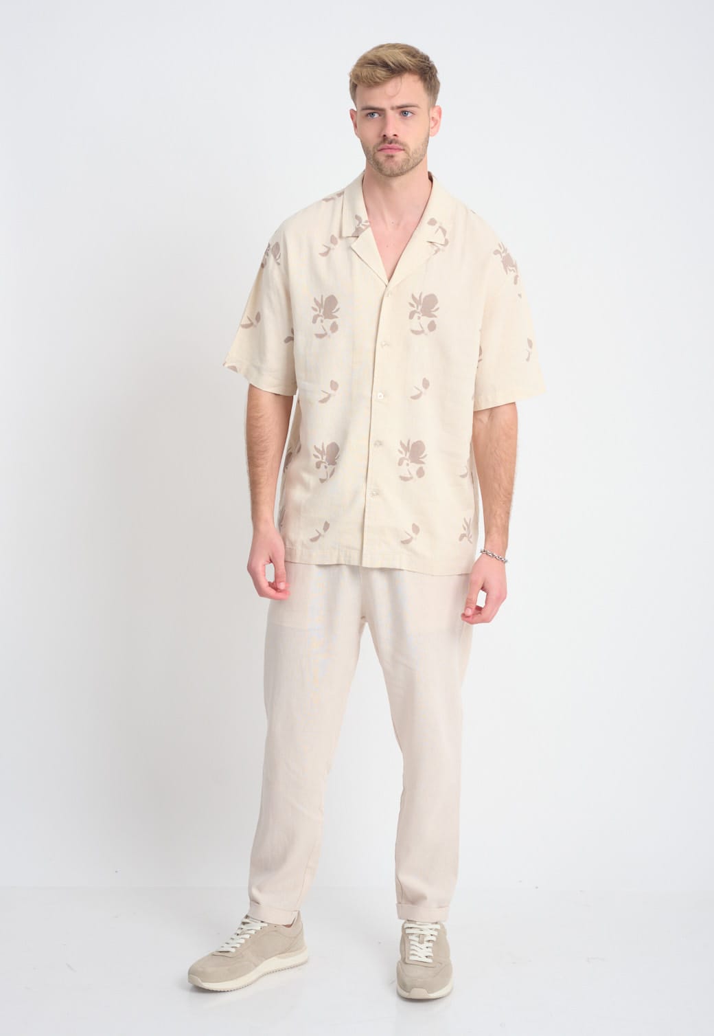 חולצת פשתן מכופתרת – תמונה 4