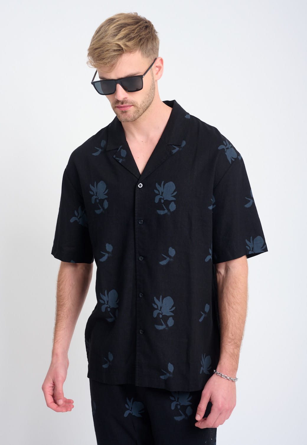 חולצת פשתן מכופתרת – תמונה 4