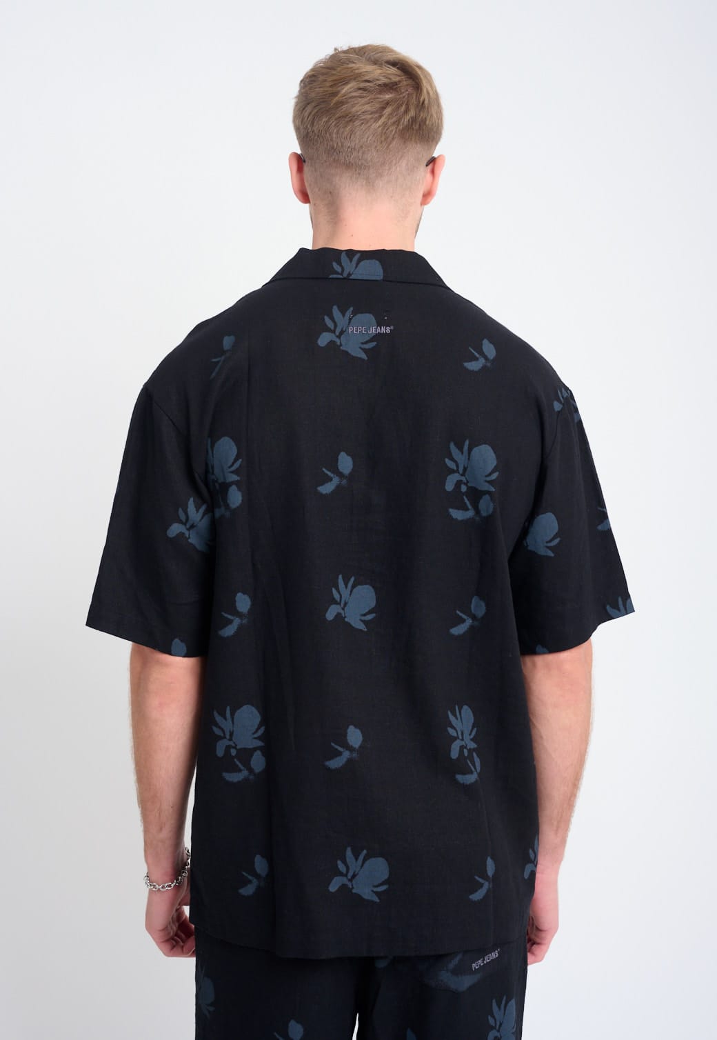 חולצת פשתן מכופתרת – תמונה 2