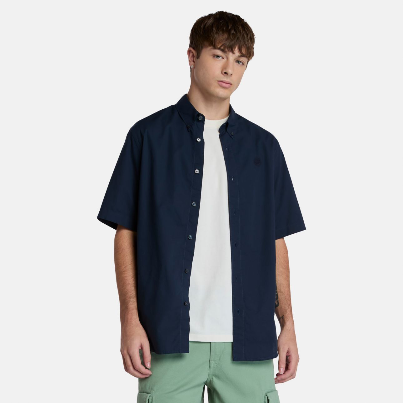 חולצה קצרה מכופתרת