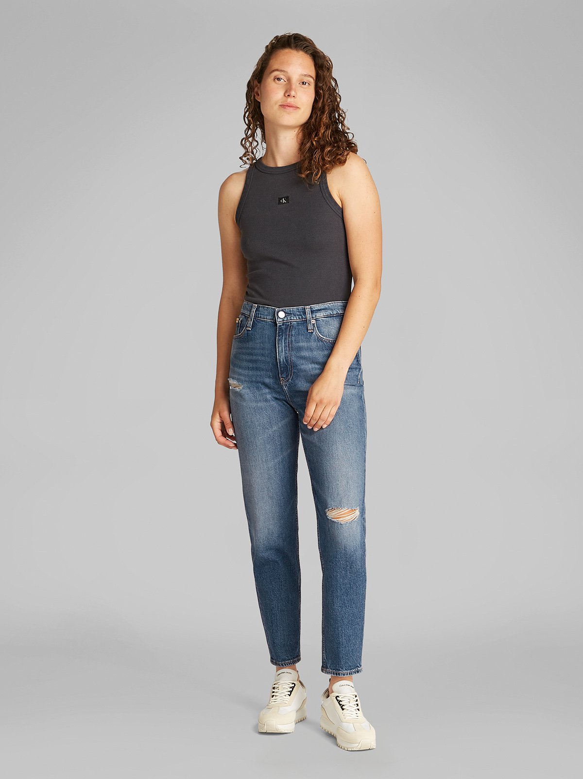 ג'ינס ארוך עם קרעים – תמונה 4