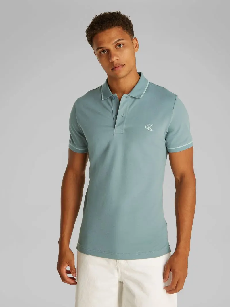 חולצת פולו קצרה