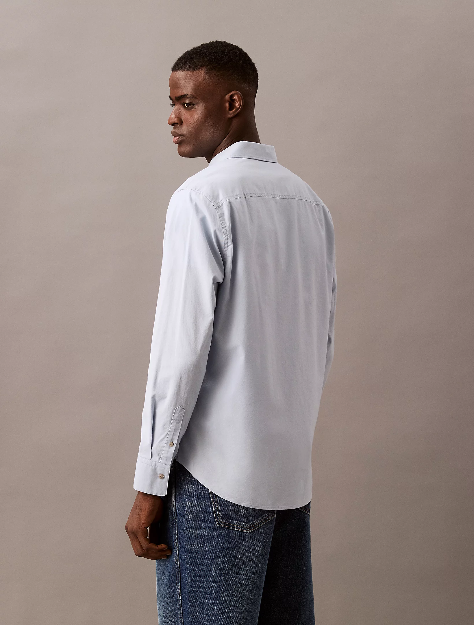 חולצה מכופתרת – תמונה 2