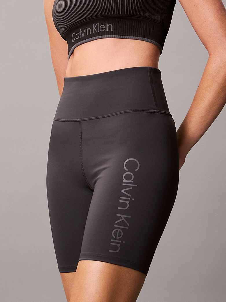 טייץ קצר – תמונה 3