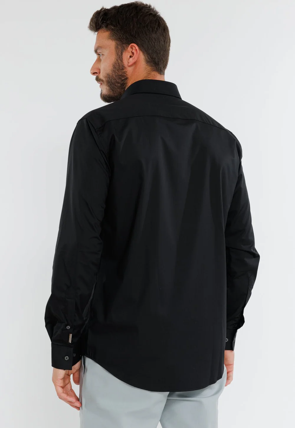 חולצה מכופתרת – תמונה 2