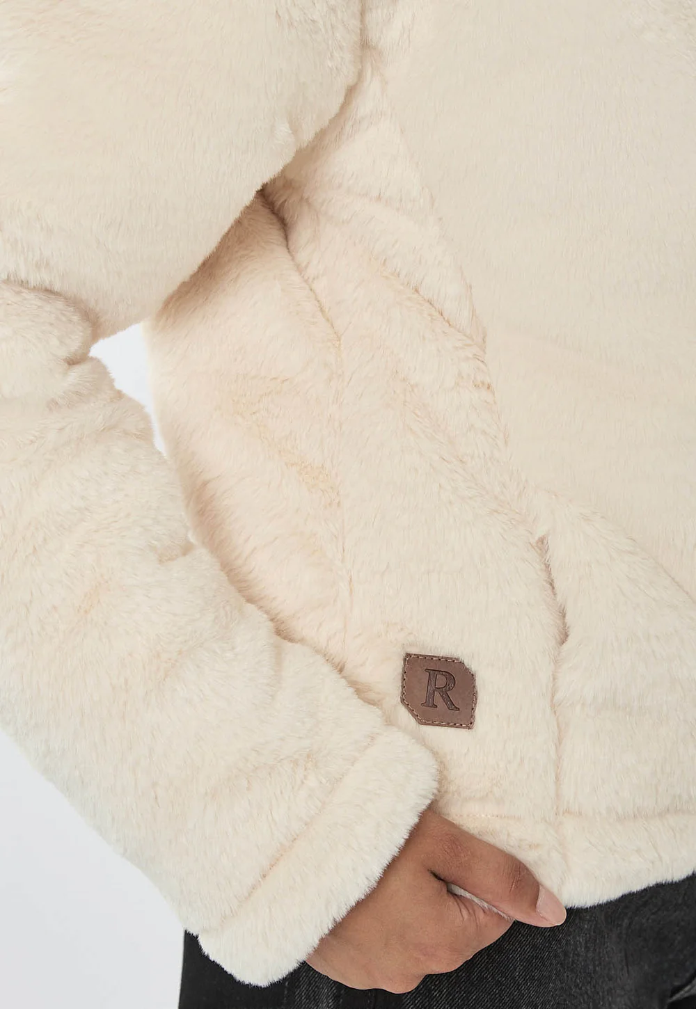 ג'קט פרווה – תמונה 4