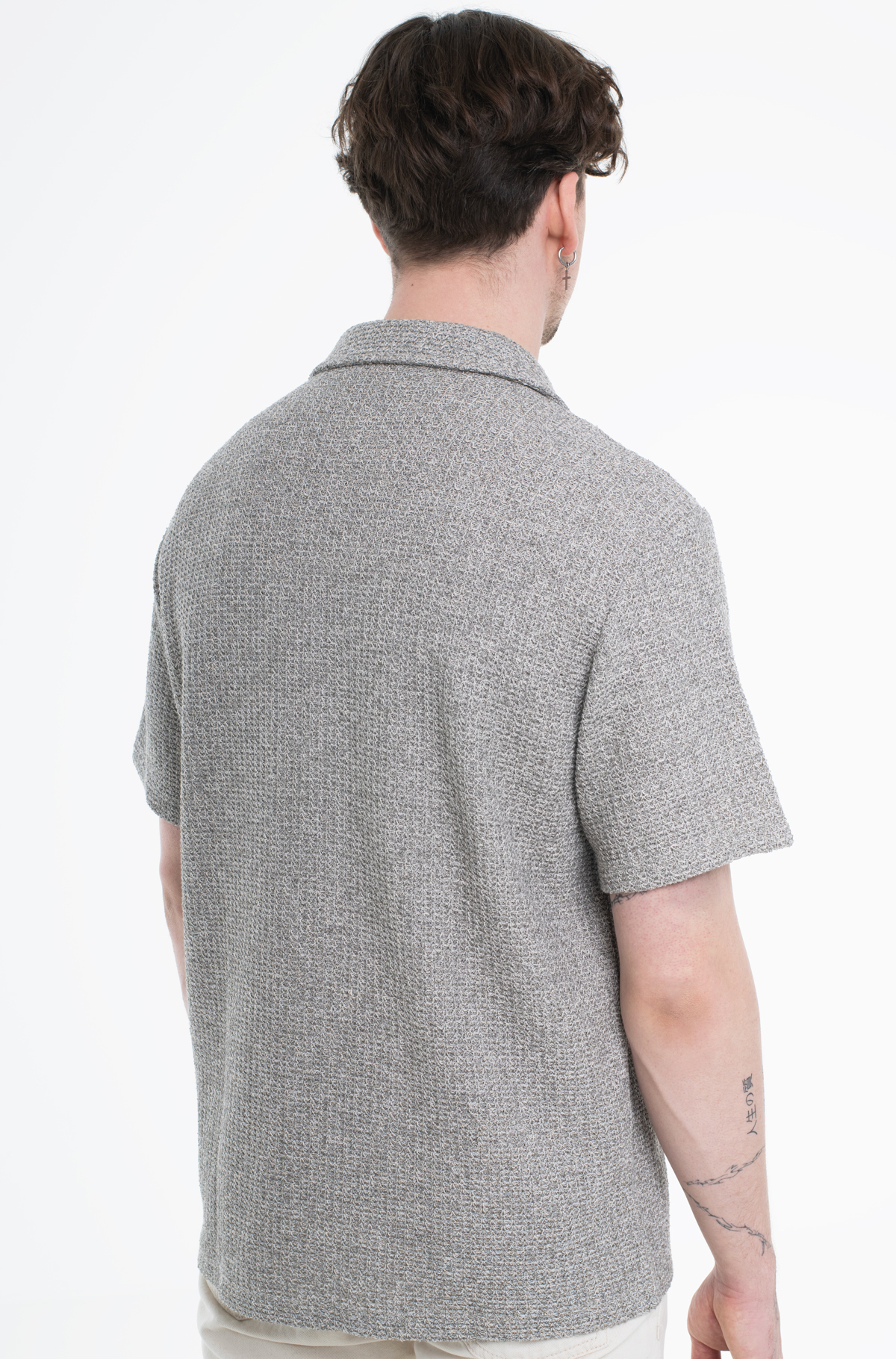 חולצה מכופתרת – תמונה 2