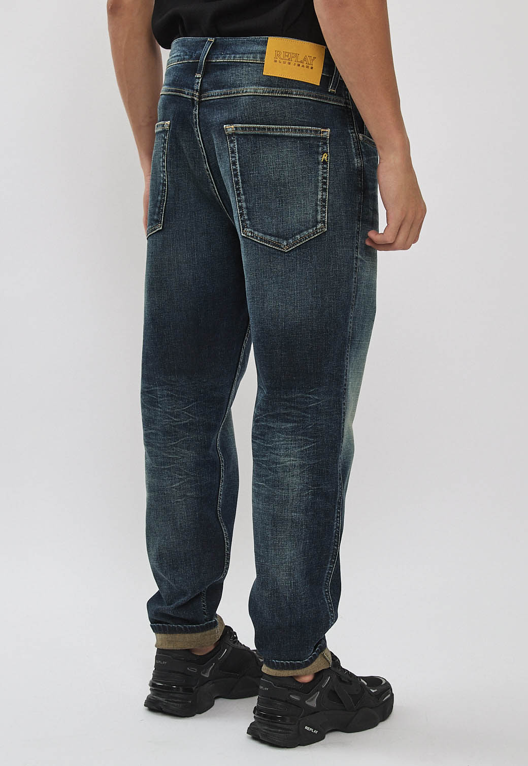 ג׳ינס בגזרה ישרה – תמונה 4